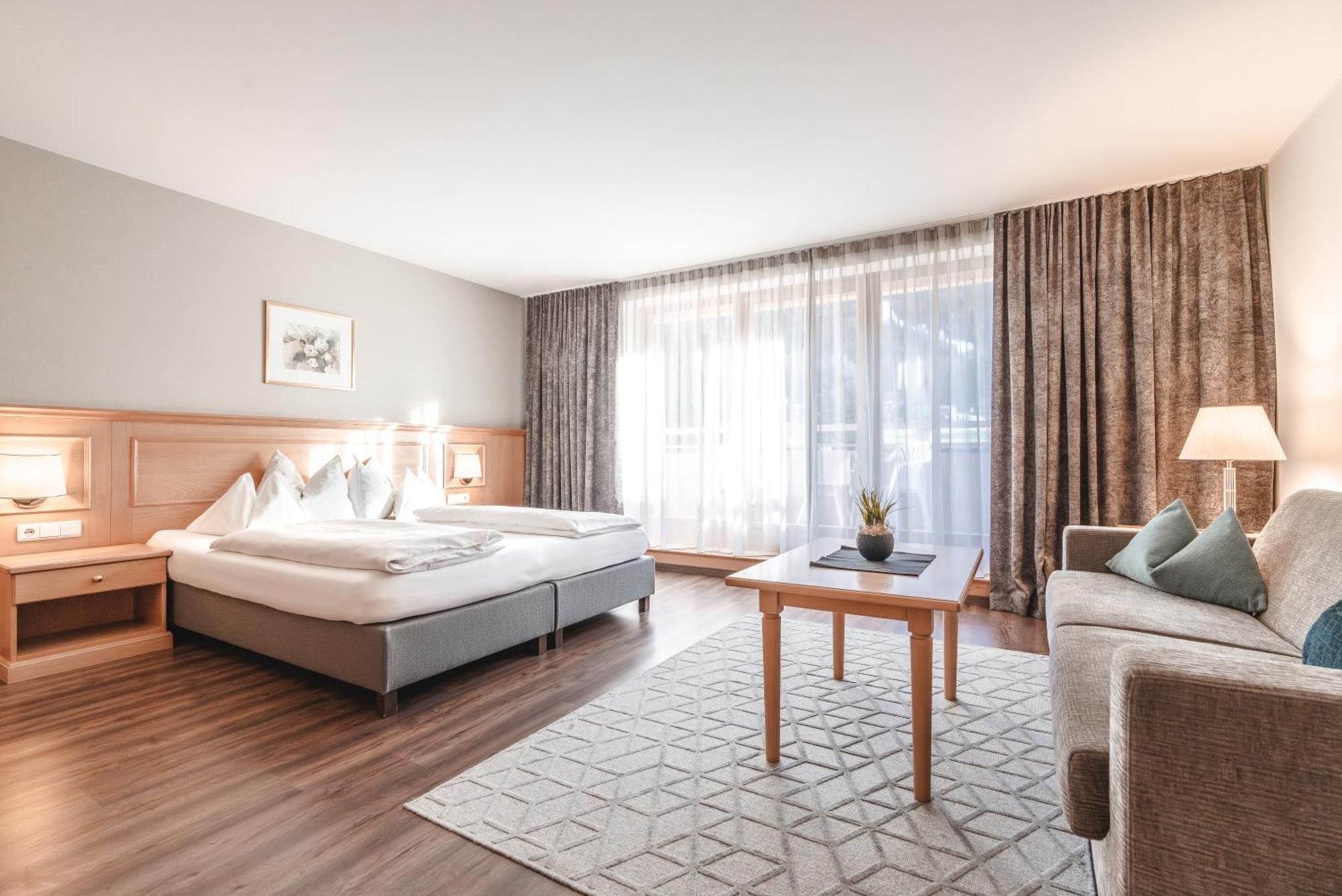 Hotel Reischach Brunico Ngoại thất bức ảnh