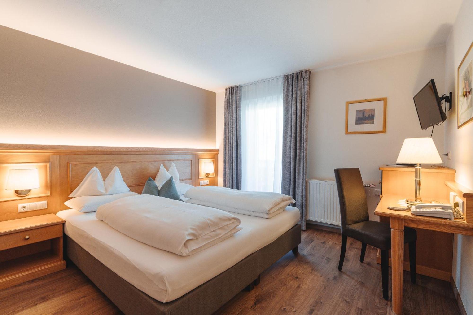 Hotel Reischach Brunico Ngoại thất bức ảnh