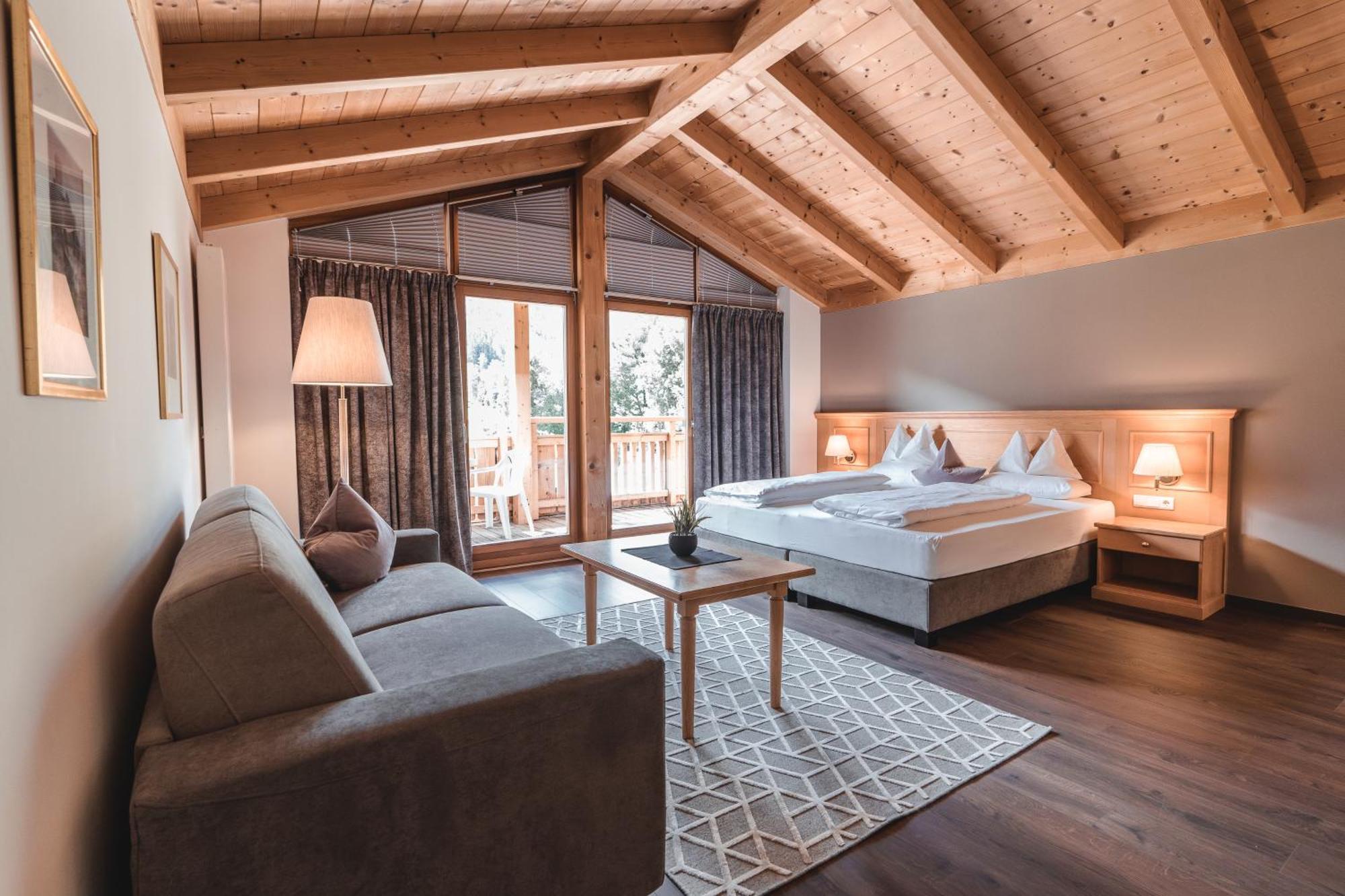 Hotel Reischach Brunico Ngoại thất bức ảnh