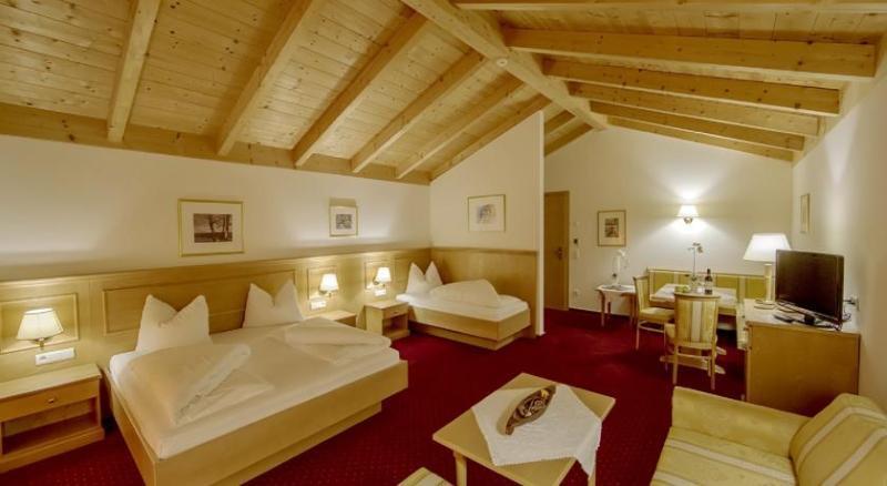Hotel Reischach Brunico Ngoại thất bức ảnh