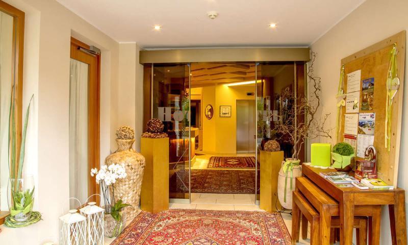 Hotel Reischach Brunico Ngoại thất bức ảnh