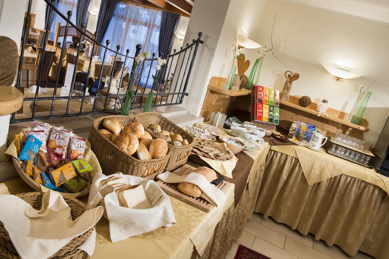 Hotel Reischach Brunico Ngoại thất bức ảnh